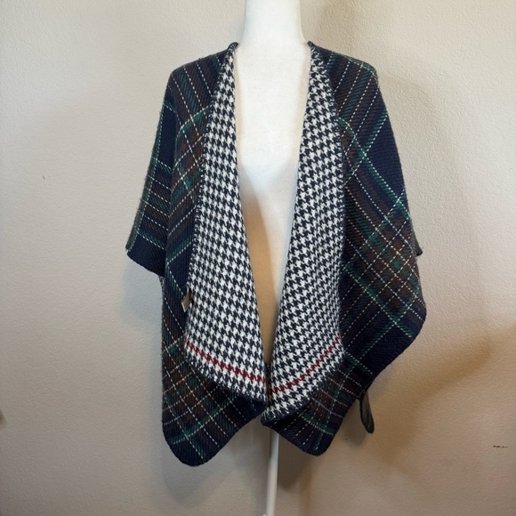 ModCloth Navy Blue Green Plaid Houndstooth Shawl Wrap Cover - Picture 2 of 7